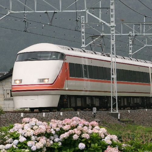 東武鉄道100系の画像