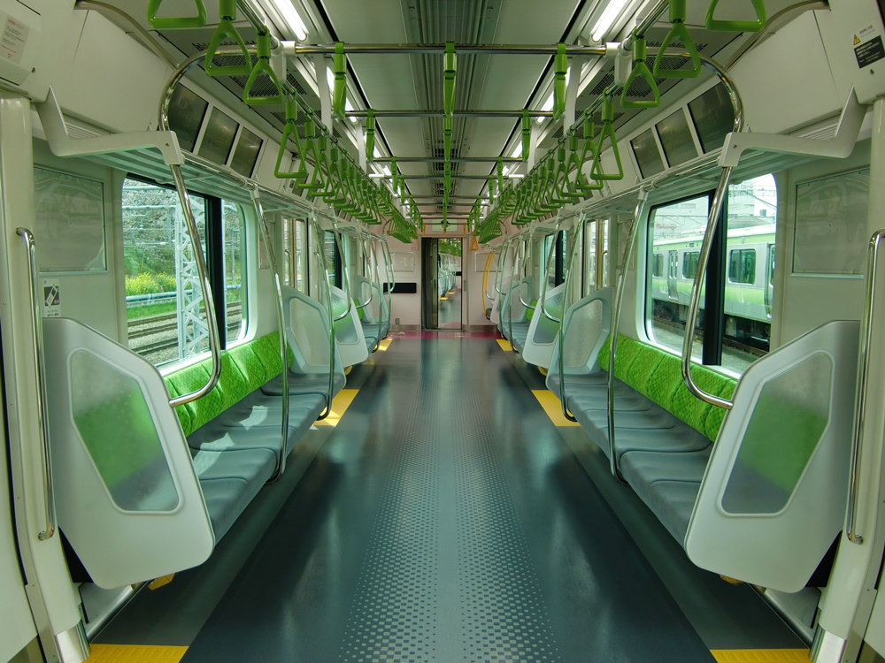 東日本旅客鉄道　E235系