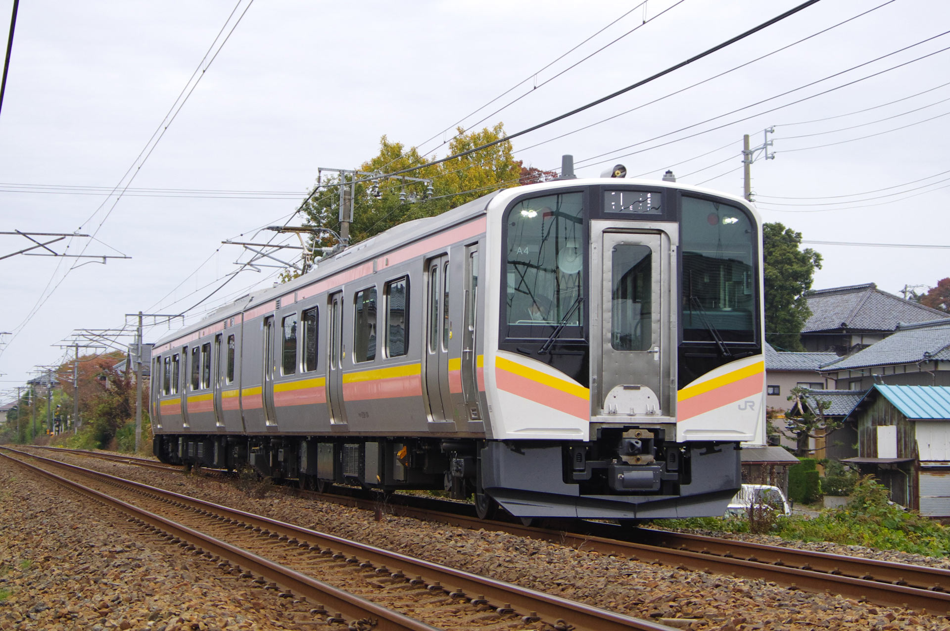 東日本旅客鉄道　E129系