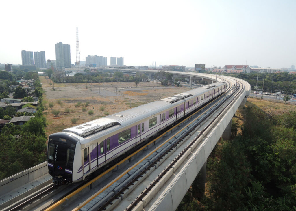 タイ・バンコク　パープルライン向け車両