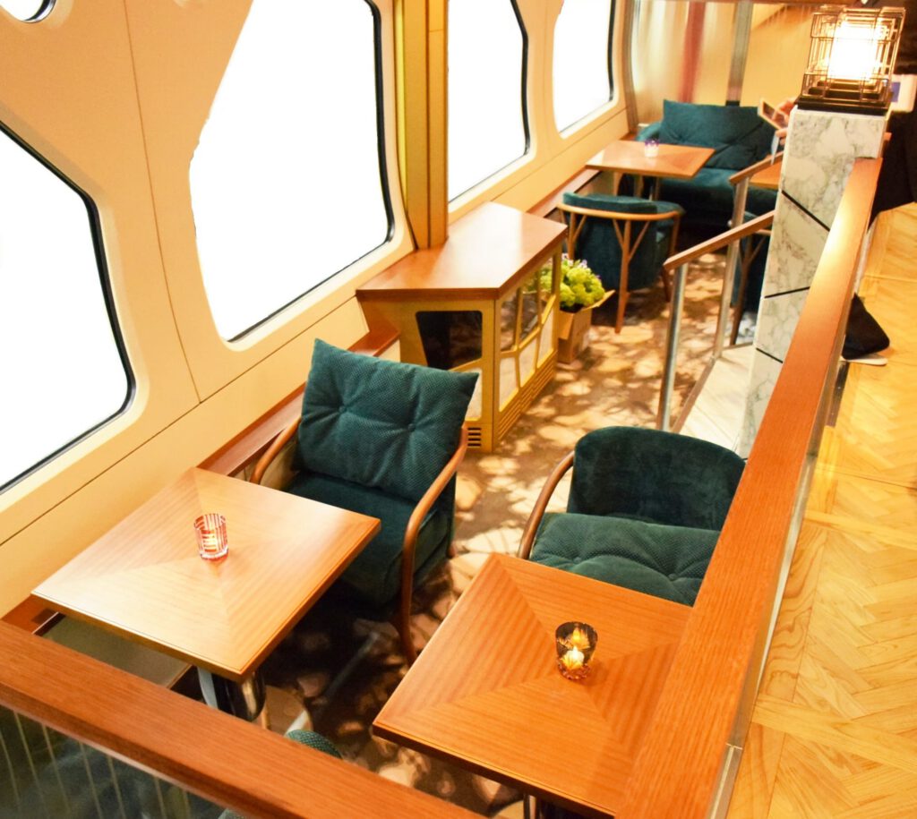 JR East Series E001 TRAIN SUITE Shikishima