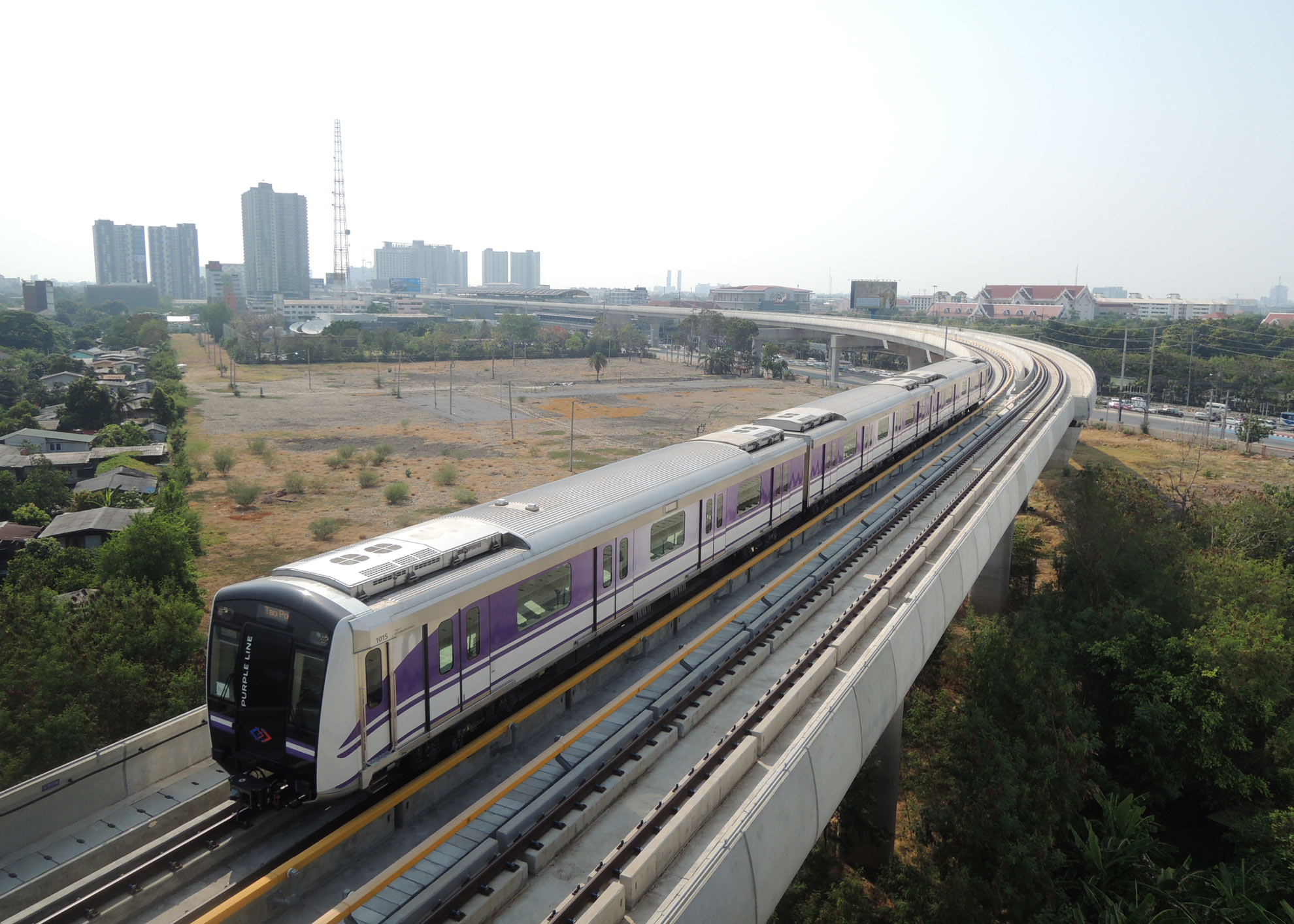 タイ・バンコク　パープルライン向け車両